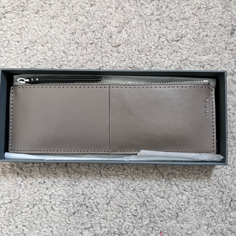 Ecco zipper leather pencil case